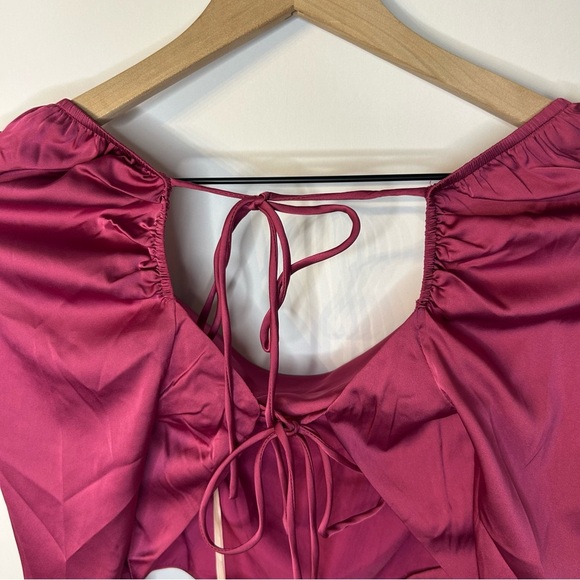 *NWT* More To Come Kaela Open Back Top in Burgundy, Size Medium, Blouse - Picture 6 of 9